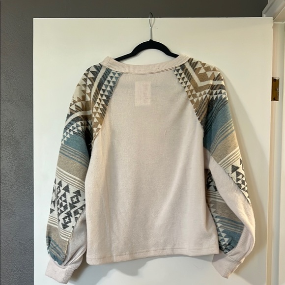 Cream and Blue Boxy Sweatshirt with Long Sleeves - Picture 4 of 4